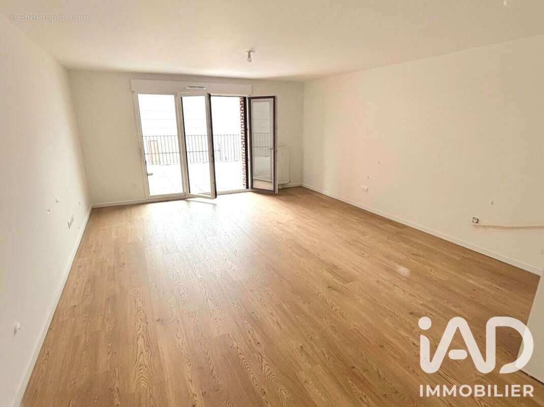 Appartement 64 m² à La Courneuve  - photo 3