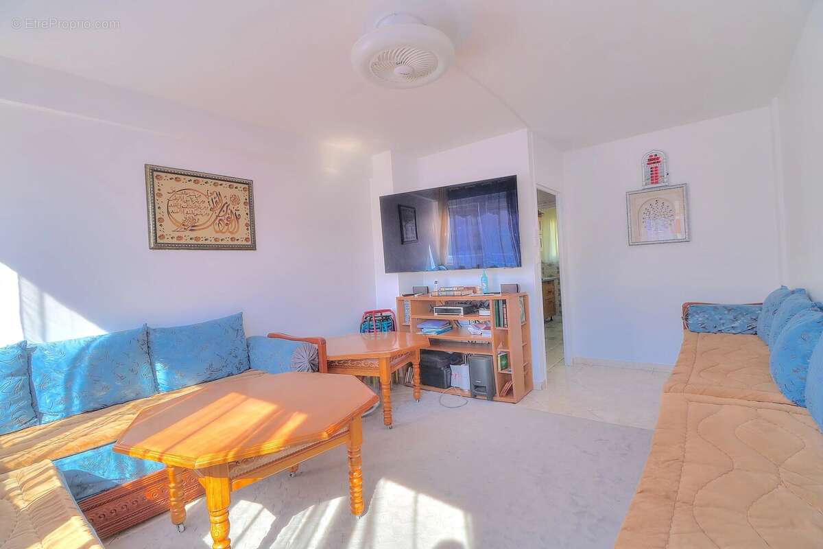 Coup de cœur à Grasse pour une famille ou un investissement rentable  : lumineux 3 pièces avec parking et cave - photo 2