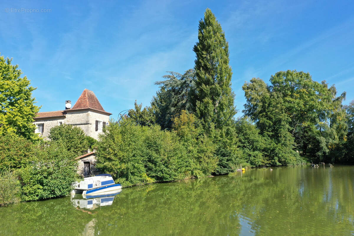 Maison à SAINT-ESTEPHE