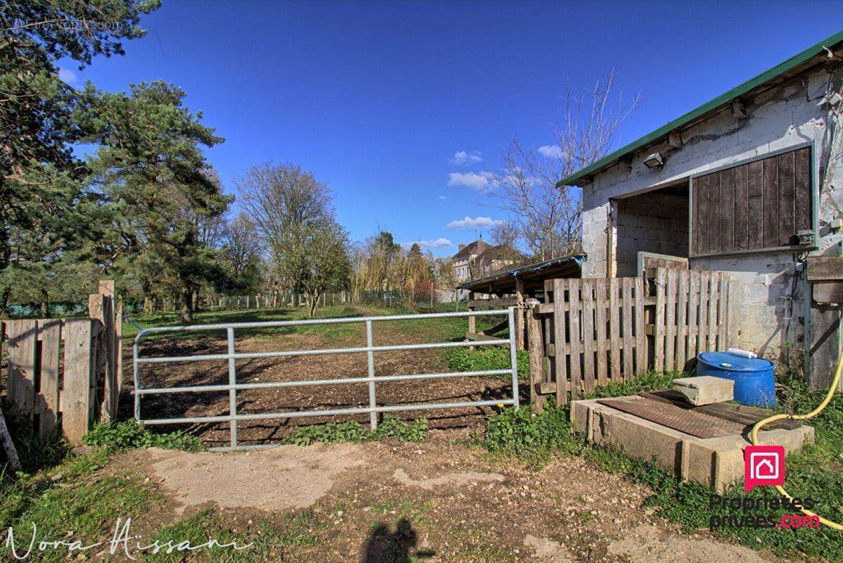 Ecuries 10 boxes 4 hectares - photo 6
