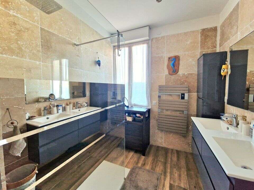 Marseille 12ème - Bas de villa T3 à vendre - 2 chambres - - Maison à MARSEILLE-12E