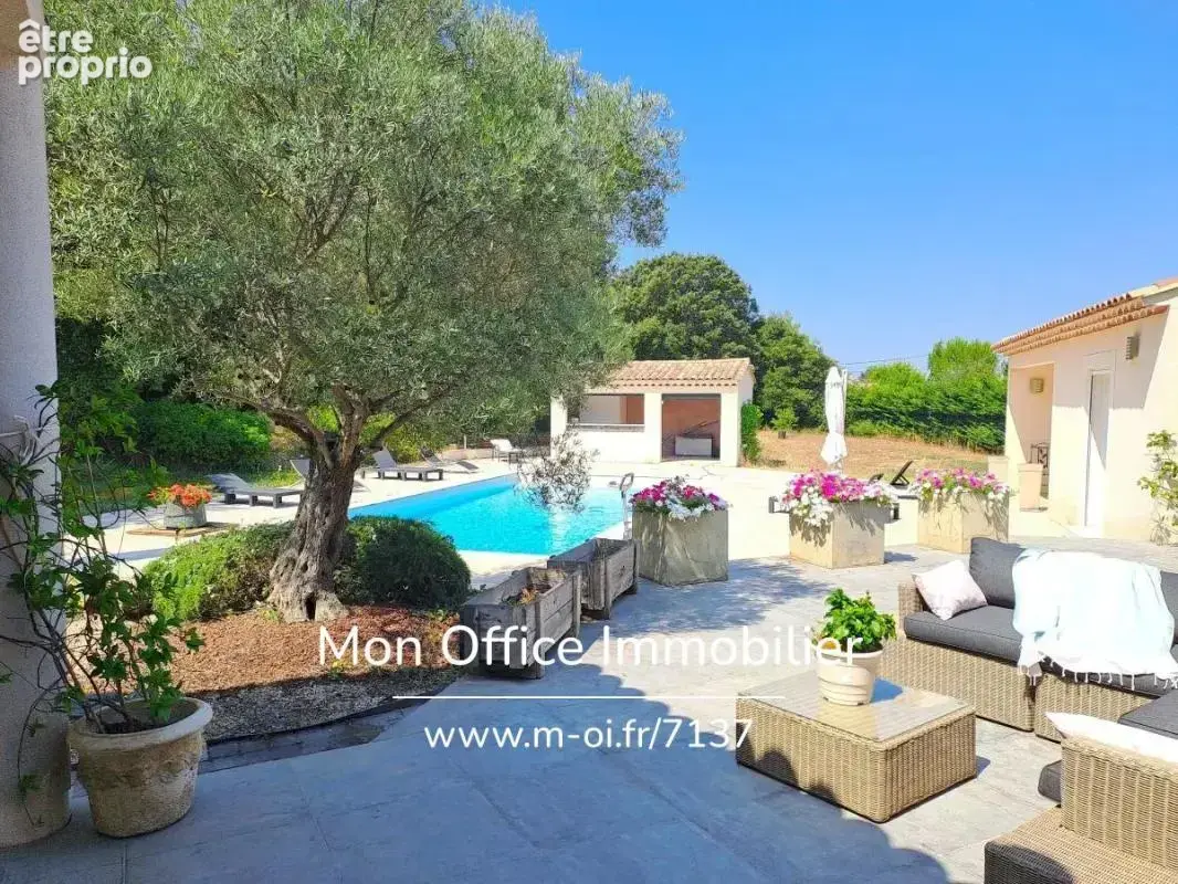 Référence : 7137-VCL. - Maison de plain pied - jardin paysager, calme absolu - 4 chambres 1 bureau - Simiane Collongue - photo 3