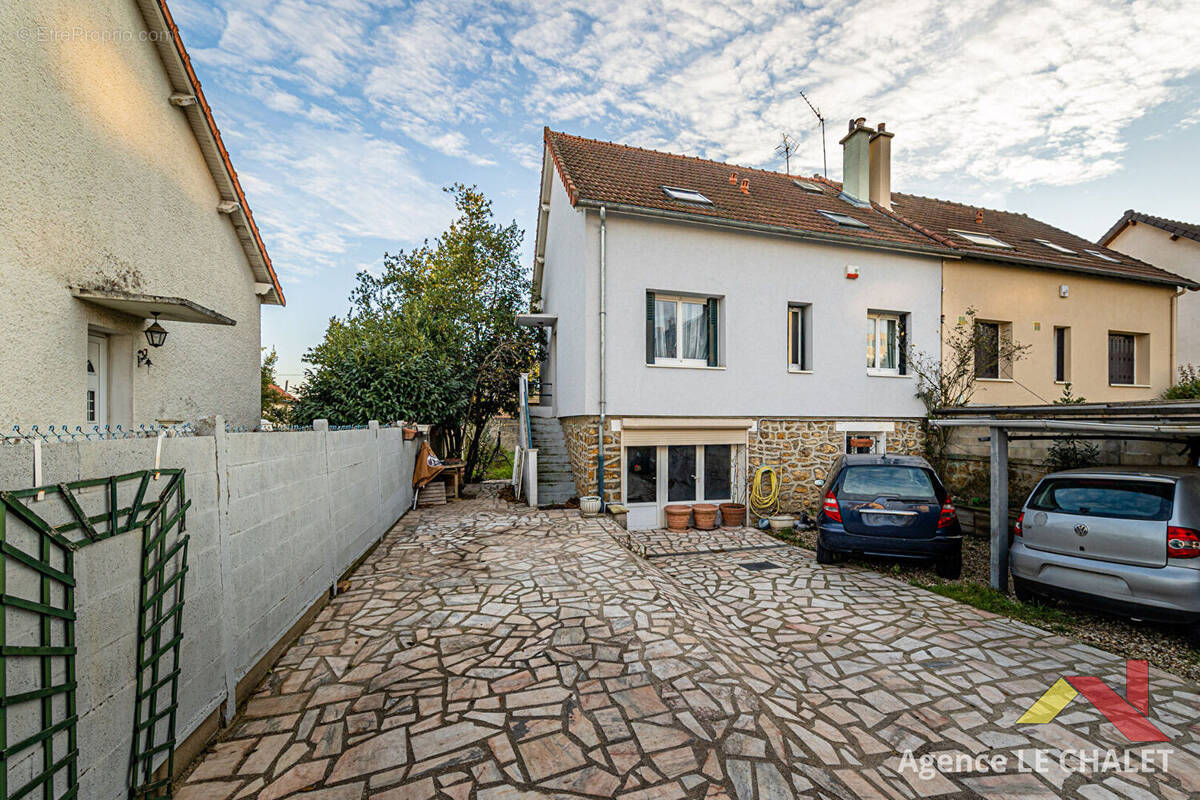Maison à VILLENEUVE-LE-ROI