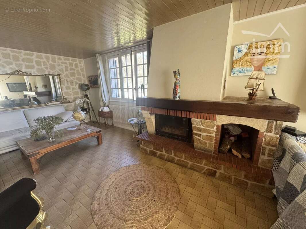 Maison à VERTOLAYE