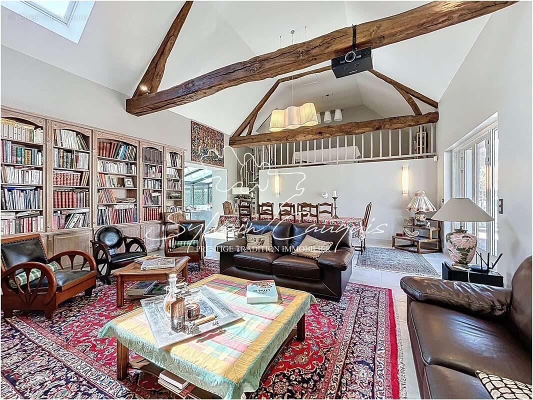 Propriété à vendre proche de CHATEAUNEUF SUR LOIRE  - 1 hectare - Fermette de caractère de 394m2 - Piscines chauffée - Cours de  - photo 8