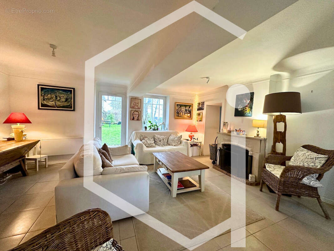 Maison à COSNE-COURS-SUR-LOIRE