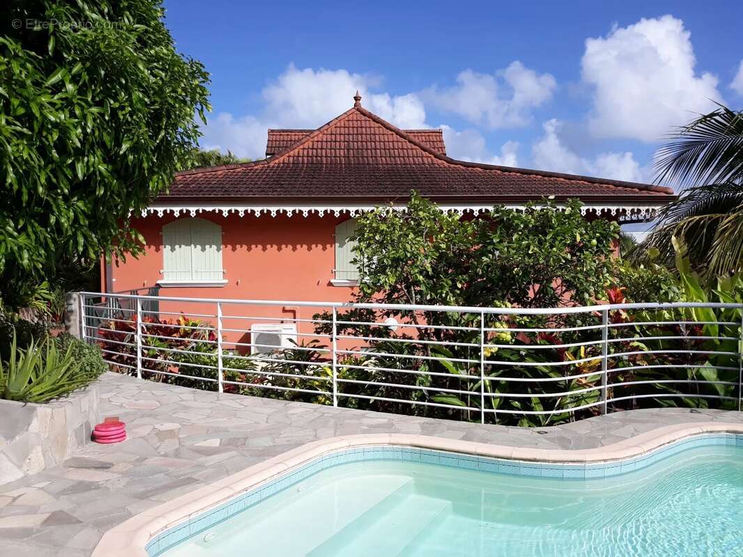 Maison à LES TROIS-ILETS