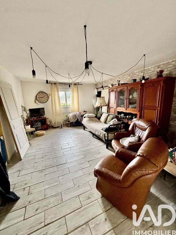 Photo 2 - Maison à SAINT-DENIS-DE-PILE