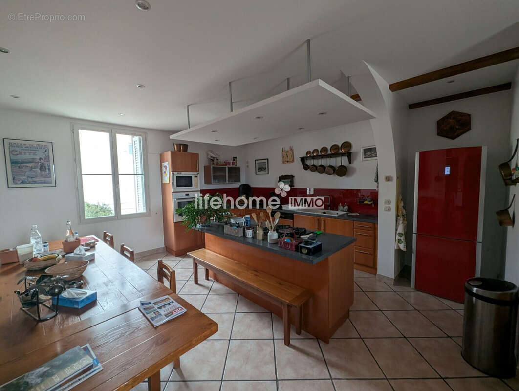 Appartement 242 m² à Frontignan  - photo 3