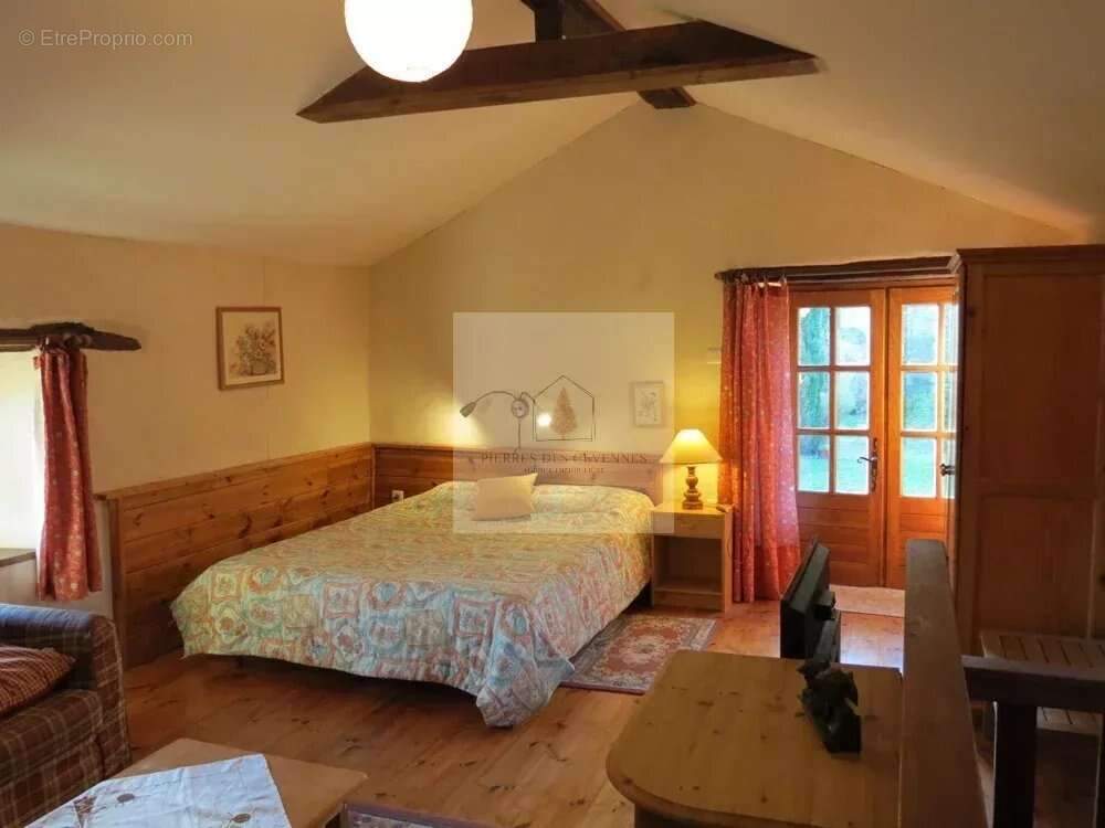 Maison à SAINT-GERMAIN-DE-CALBERTE