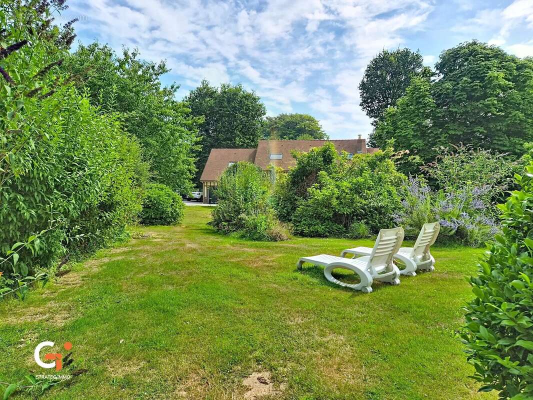 L’Histoire au pas de votre porte : Demeure de caractère de 157 m² dans son parc de 6 334 m² - photo 21