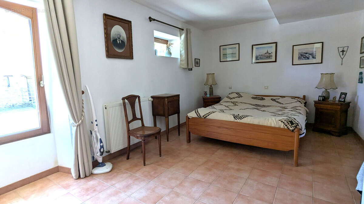 Maison à COSSE-LE-VIVIEN