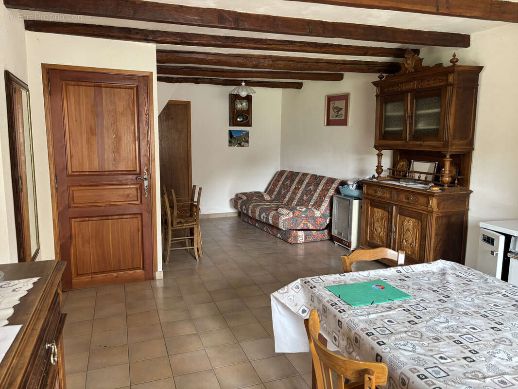 Maison à ESPINASSES