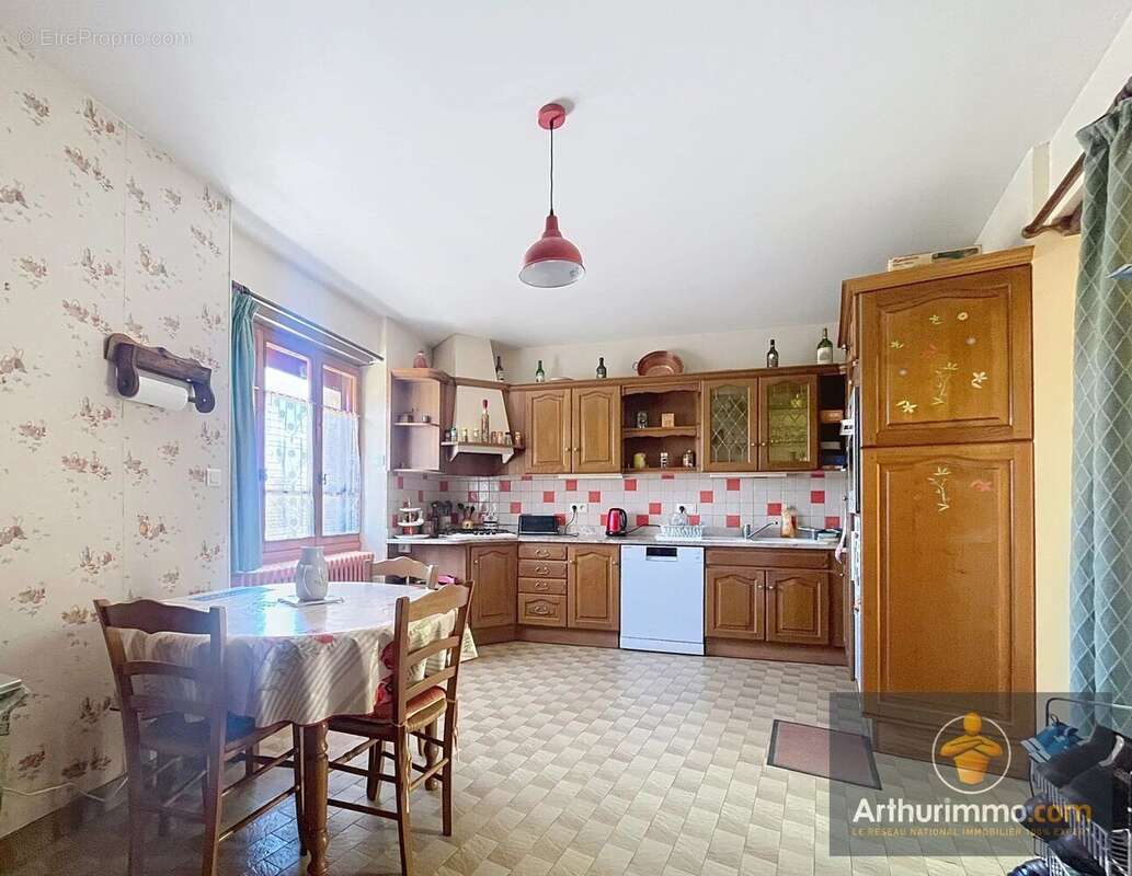 Maison à LE BUISSON-DE-CADOUIN