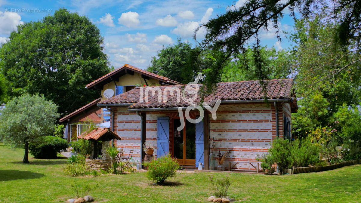 Maison à LONGAGES