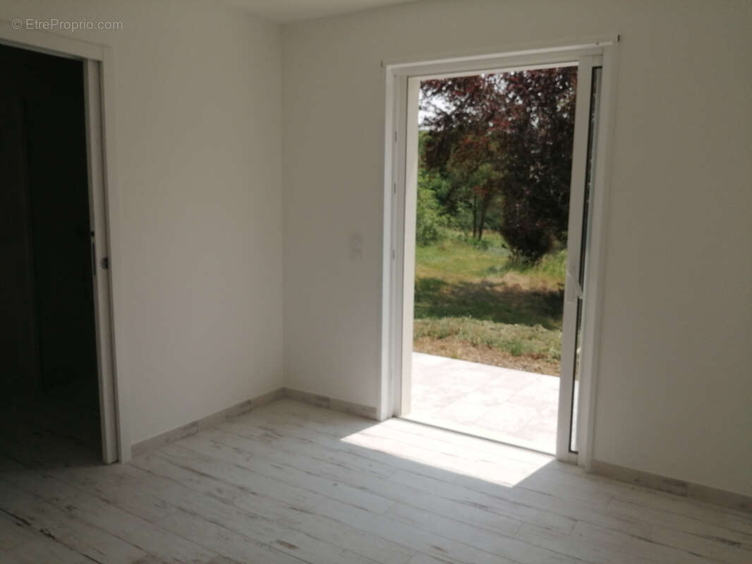 Maison à CHAMPAGNE-ET-FONTAINE