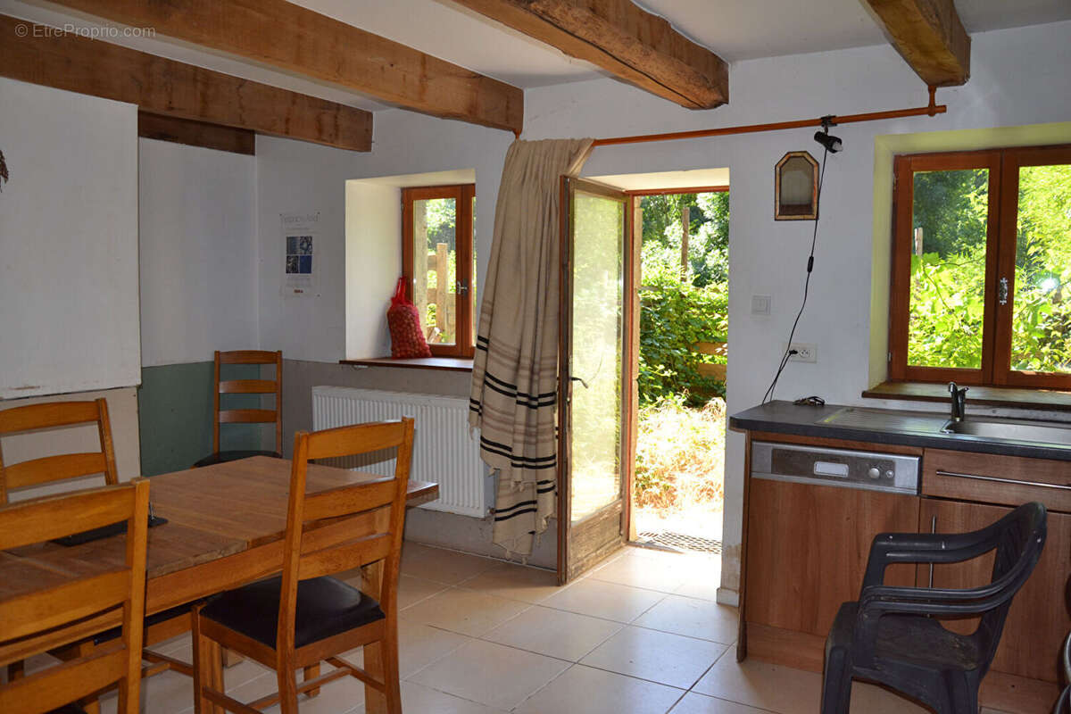 Courniou dans hameau Maison de 84 m2 avec terrasse et  terrains - photo 7
