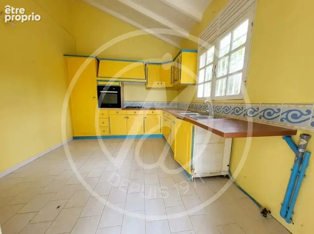 À vendre : maison t6 à sainte-anne - 360 000 € - photo 3