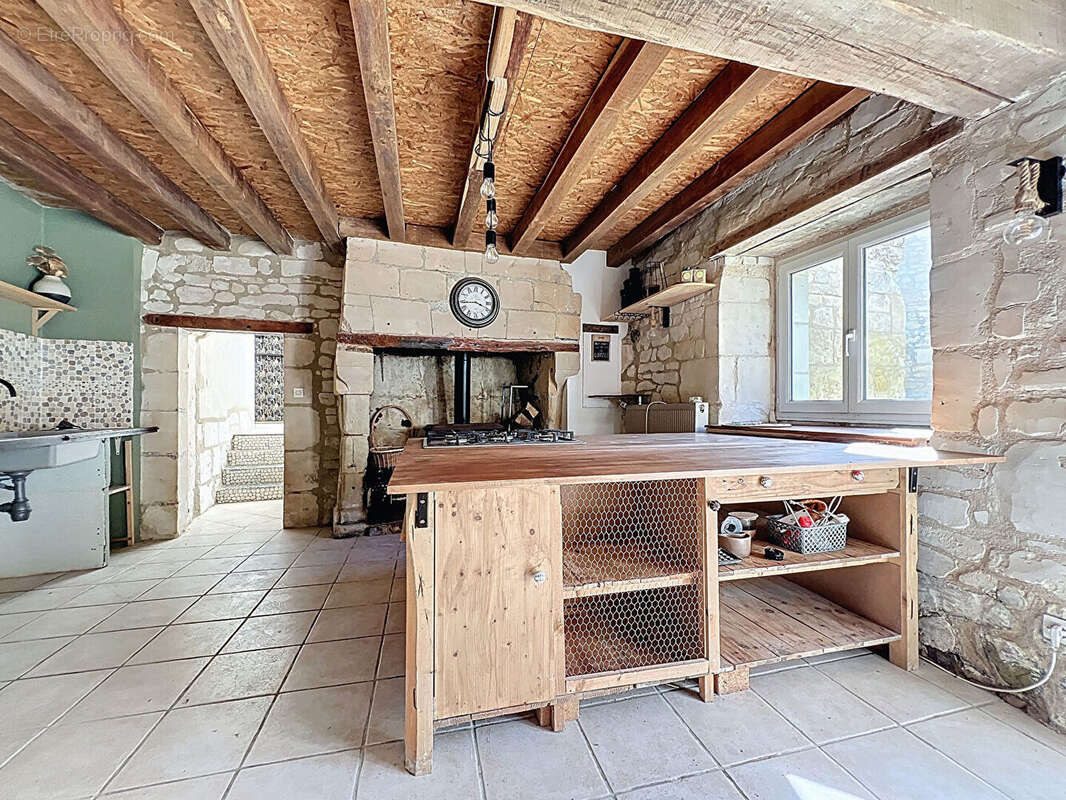 Maison Doué en anjou 4 pièce(s) 139 m2 - photo 8
