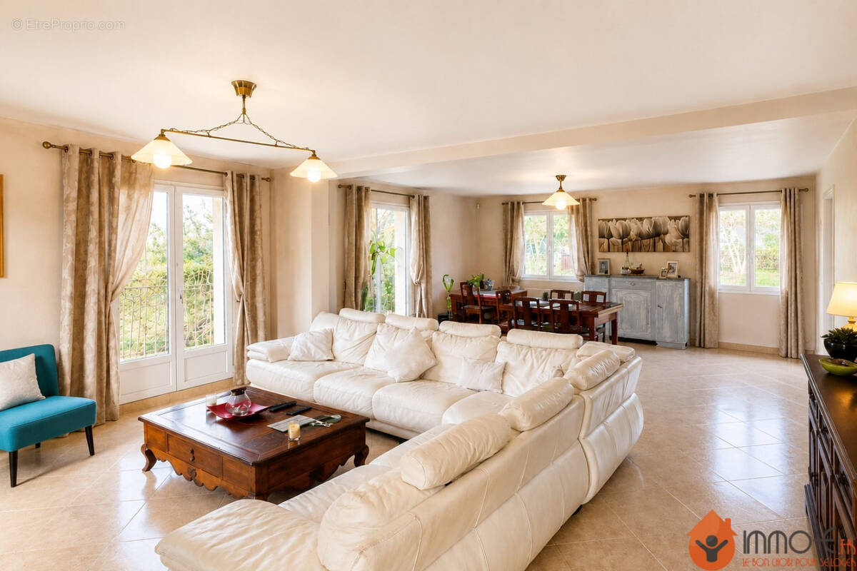 Maison 170 m² à Mareuil-Les-Meaux  - photo 1