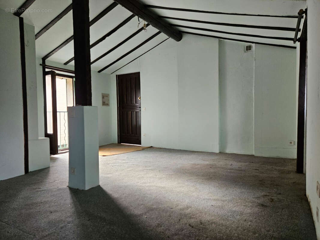 Maison à BERRE-LES-ALPES