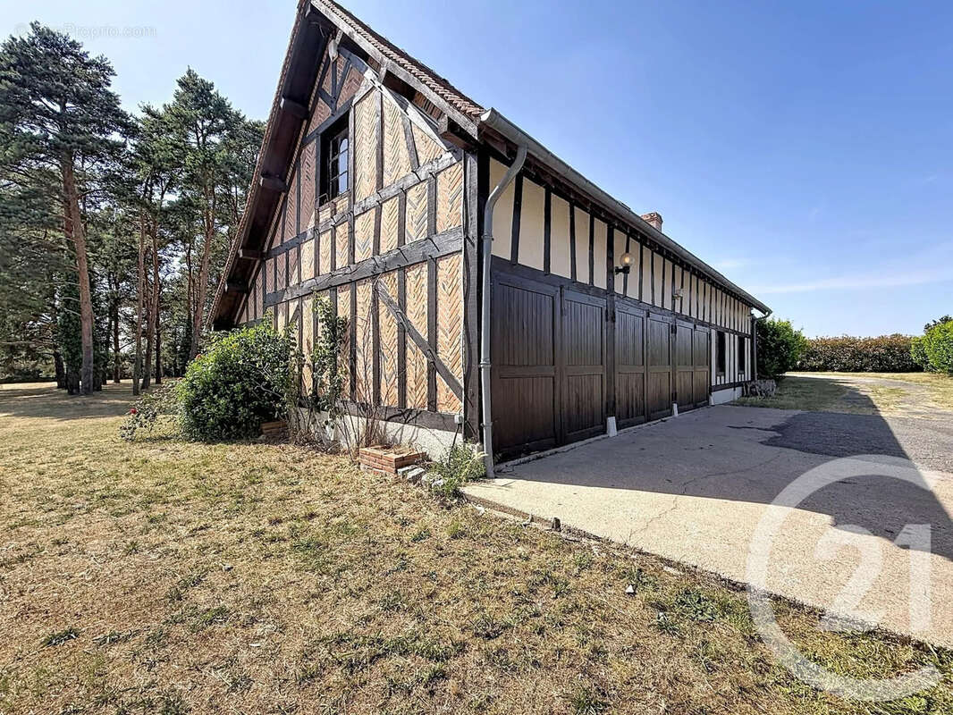 Maison à MARCILLY-EN-VILLETTE