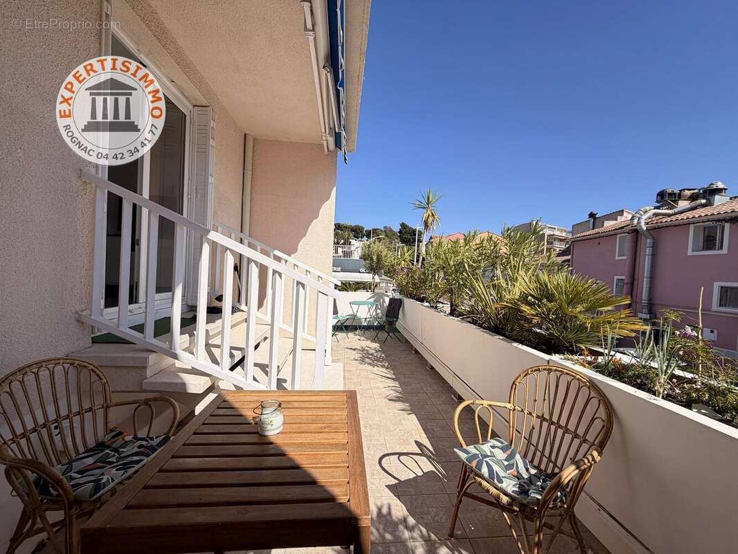 Appartement à CARRY-LE-ROUET