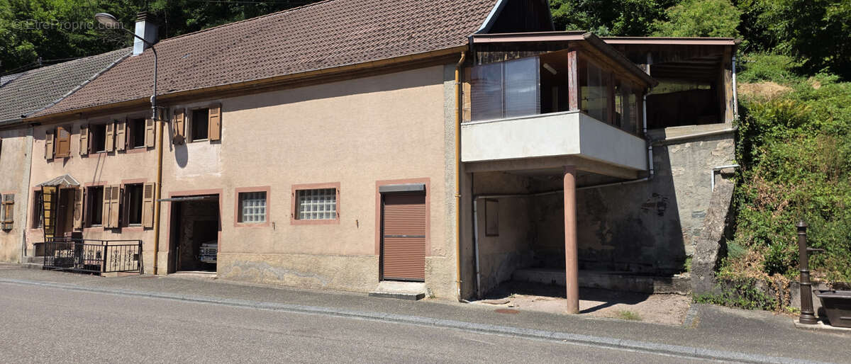 Wackenbach, maison de village, 92 m2 environ, 3.90 ares, espaces verts à l'arrière - photo 2