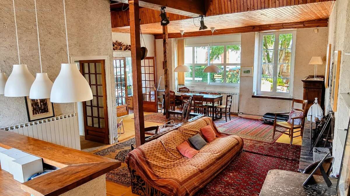 Maison de Maître avec parc arboré Le Montet - photo 6