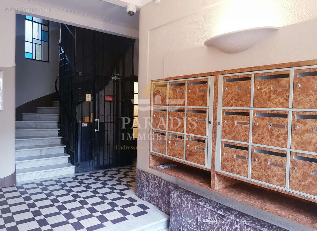 Cage escalier - Appartement à NICE