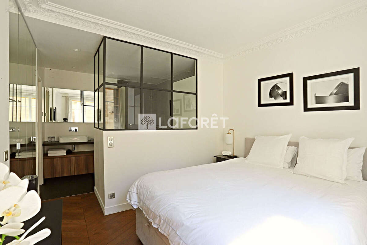 Appartement à PARIS-14E