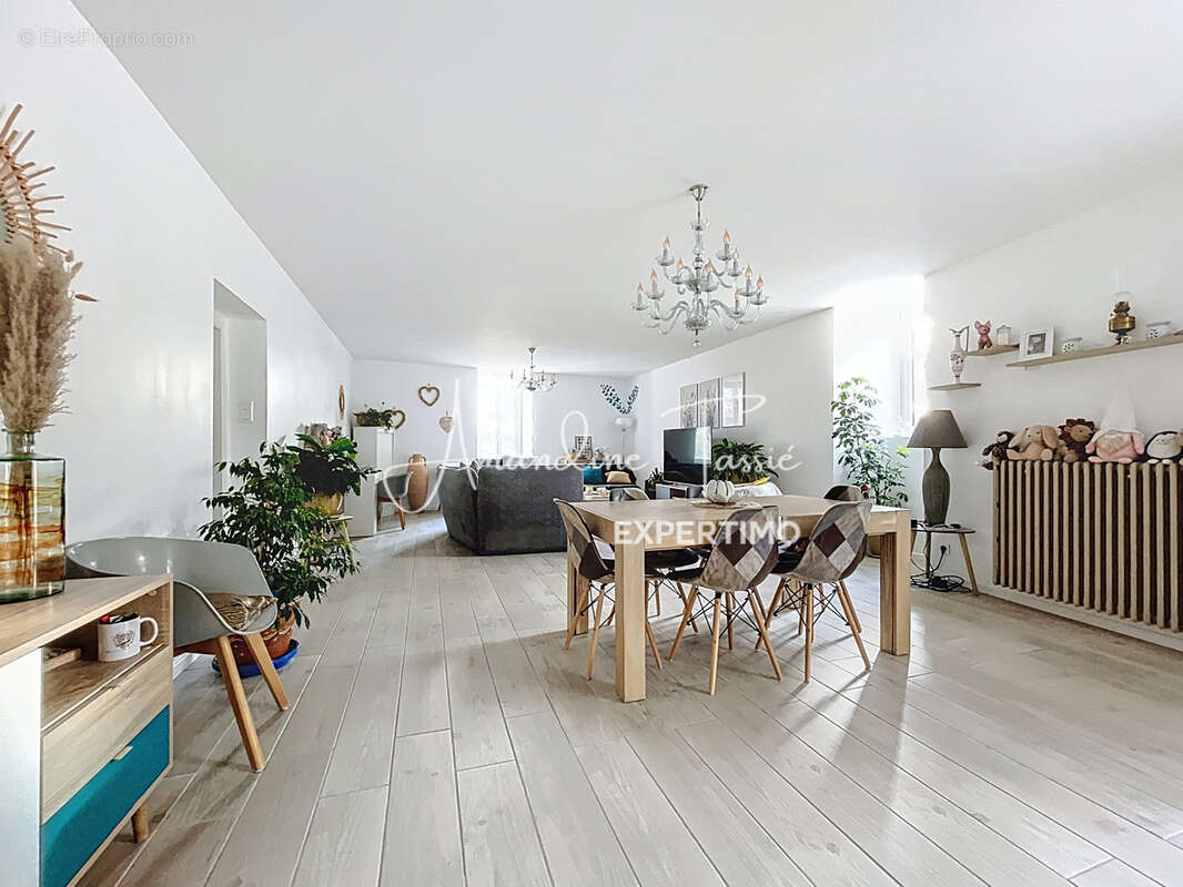 Appartement à COMPEYRE