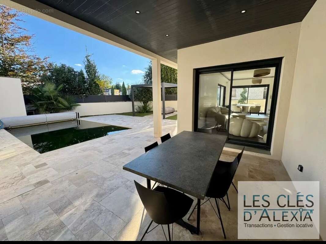 Maison à DECINES-CHARPIEU