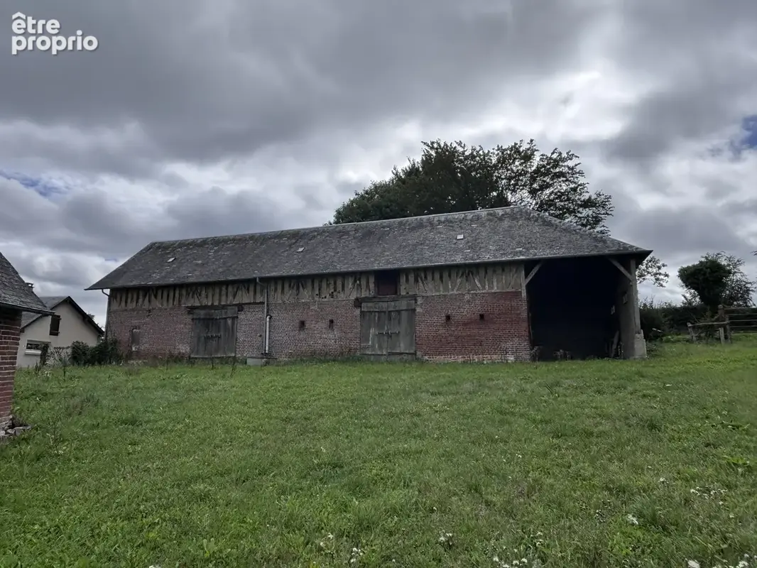 Bel ensemble à réhabiliter en habitation - Pressoir de 110m2 au sol et dépendance sur 7405m2 - photo 2