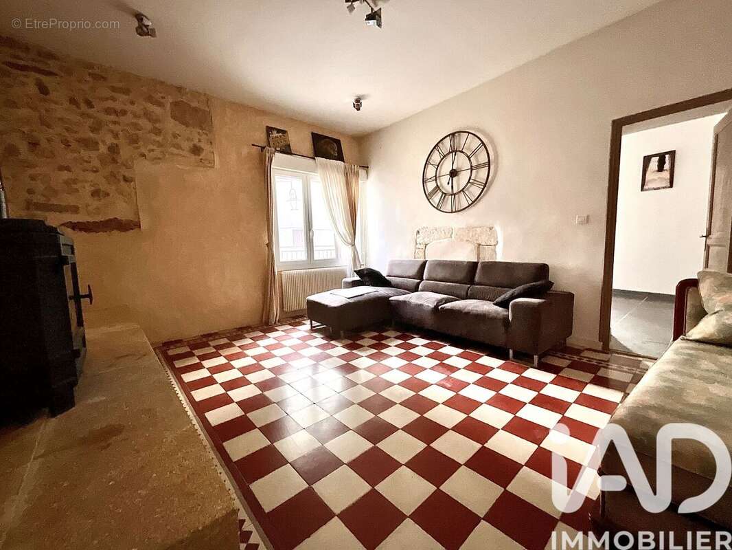 Maison 121 m² à Estezargues  - photo 4