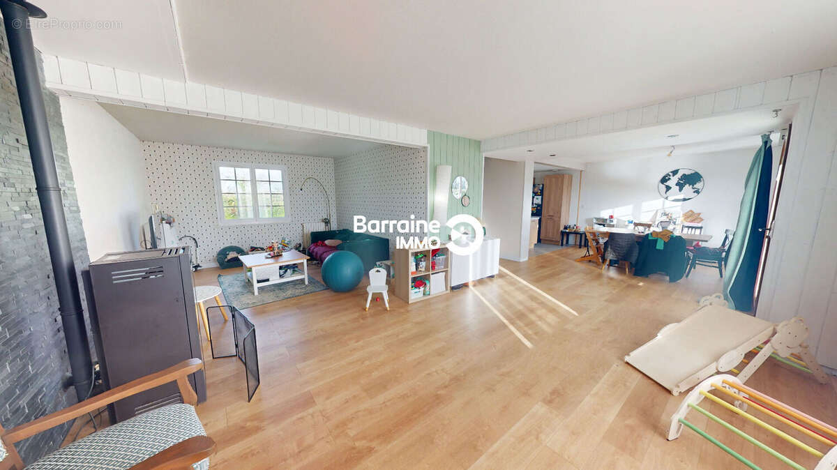 Maison à SAINT-THONAN