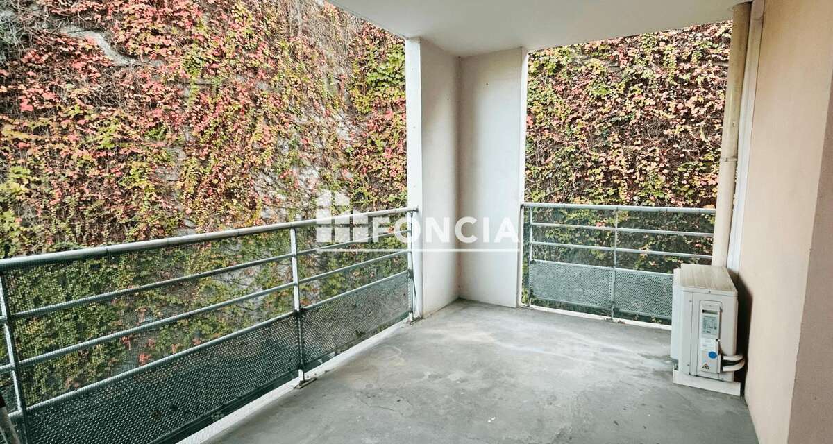 Appartement à SAINT-LAURENT-DU-VAR
