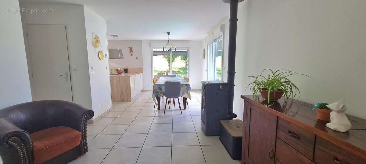 Photo 6 - Maison à TOUSSIEUX