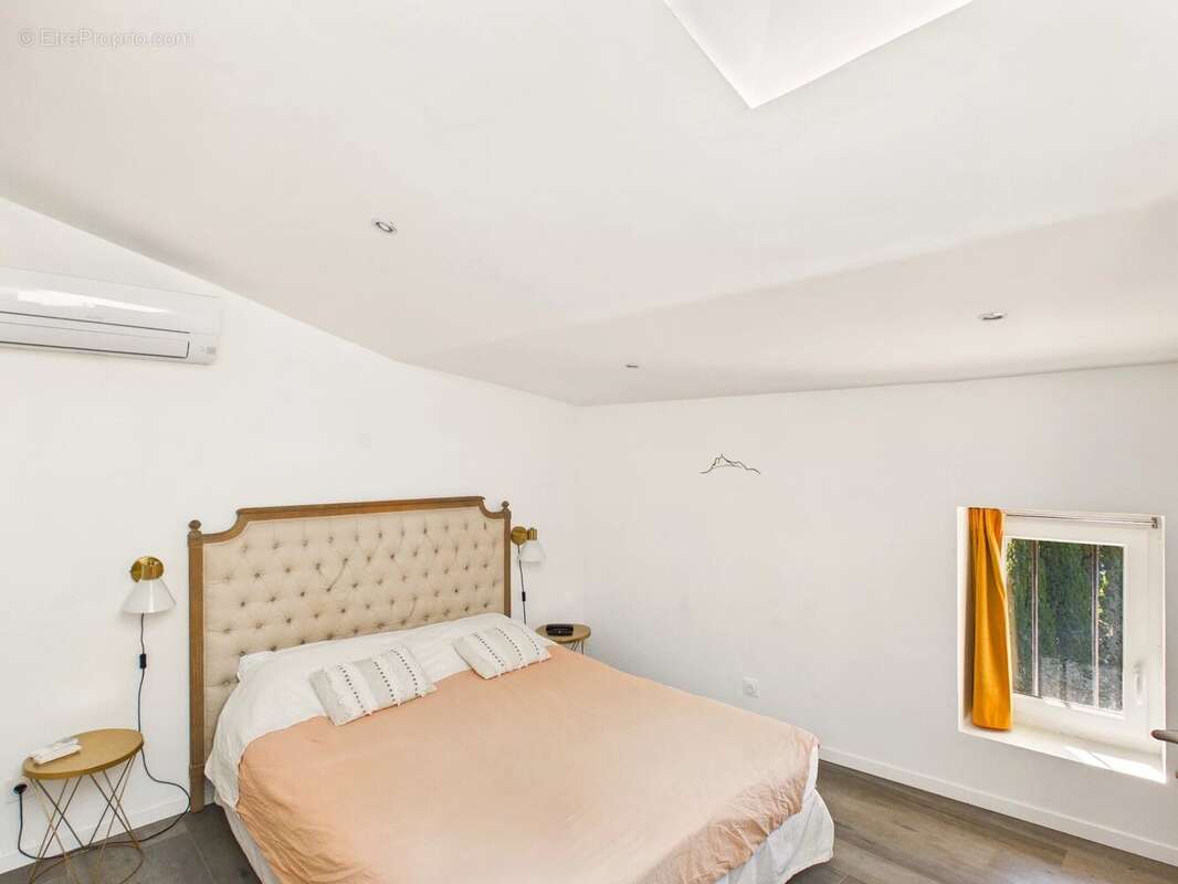 Maison à POURRIERES