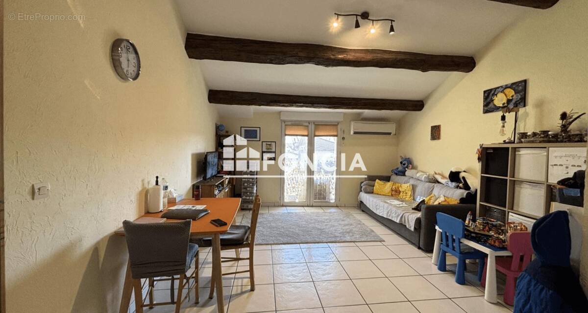 Appartement à COURTHEZON