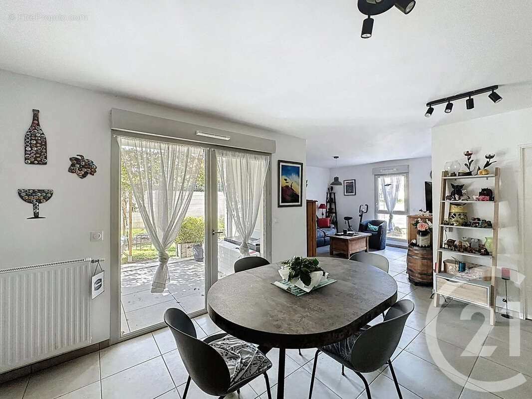 Appartement à SEREZIN-DU-RHONE