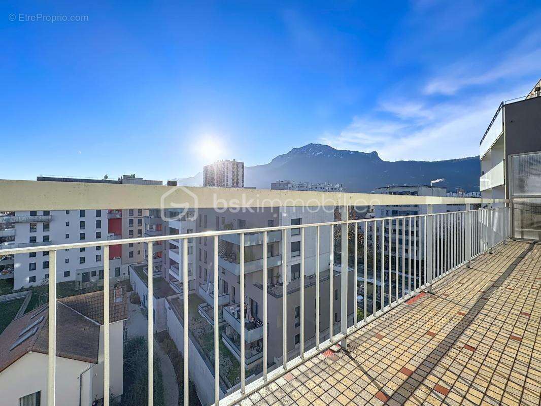 Grenoble – 143 rue des alliés – grand t3 90 m² – vues panoramiques – 2 terrasses - photo 2