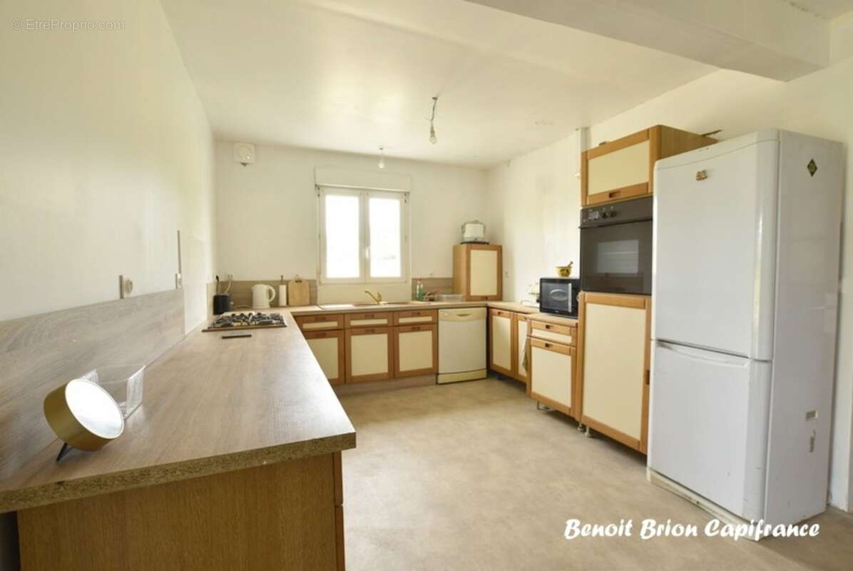 À vendre – Demeure historique en pierre d'environ 260 m² sur 2 hectares – Lapenty (50), à proximité de Saint-Hilaire-du-Harcouët - photo 10