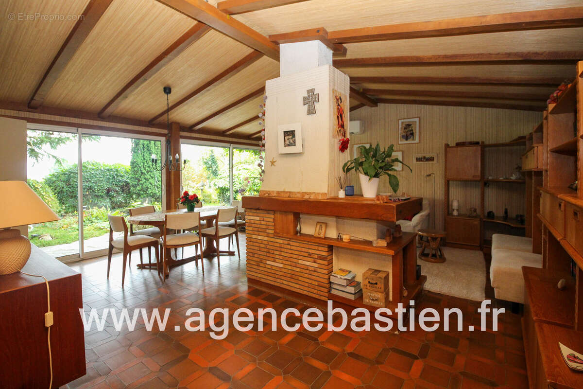 Maison à DIVONNE-LES-BAINS