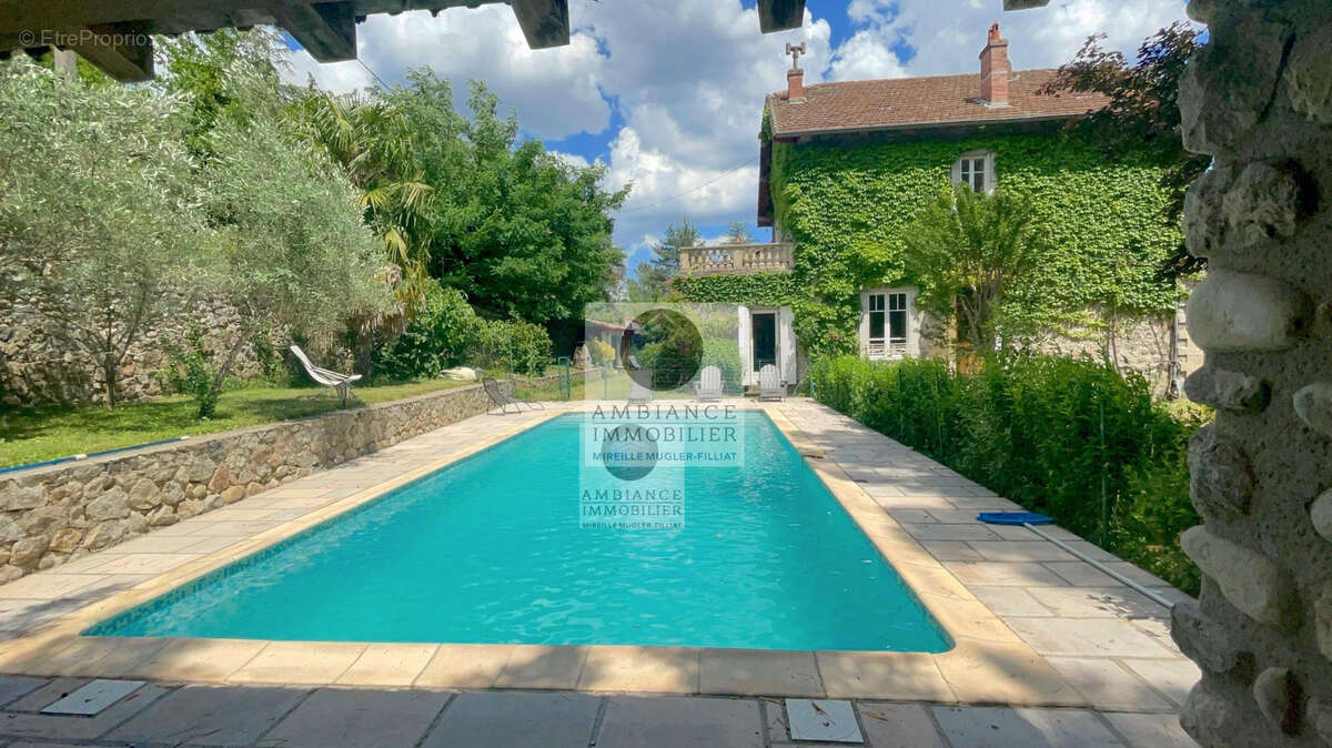 Maison à LES OLLIERES-SUR-EYRIEUX