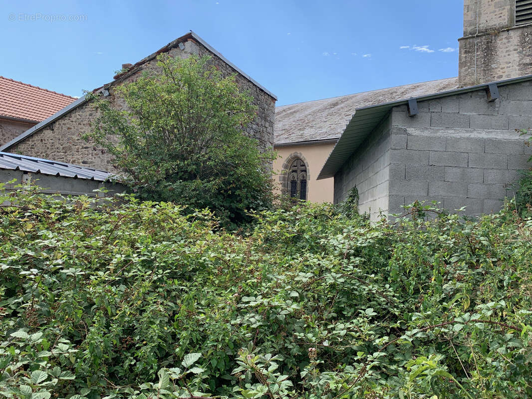 Maison à ESPINASSE