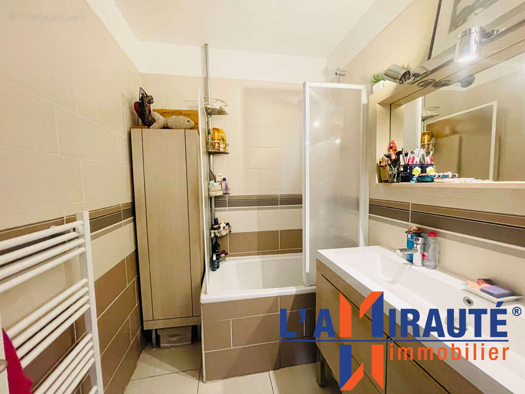 Appartement à SARTROUVILLE