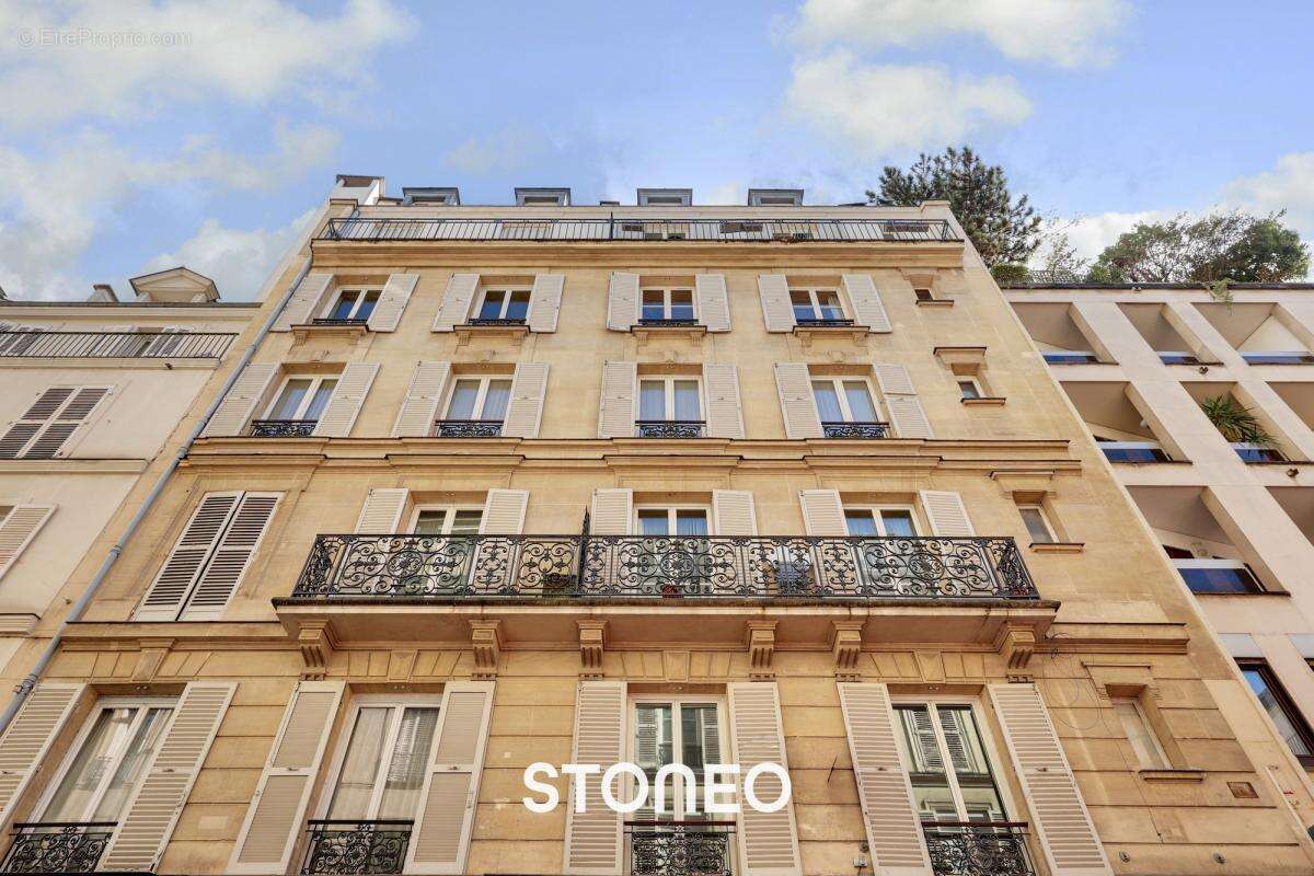 Appartement à PARIS-17E