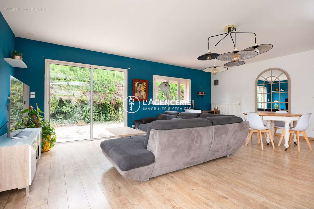 Maison à SAINT-JUERY