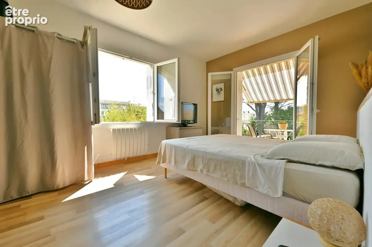Maison méridionale de 230 m² avec maison d’invités, piscine et jardin dans Uzès - photo 13